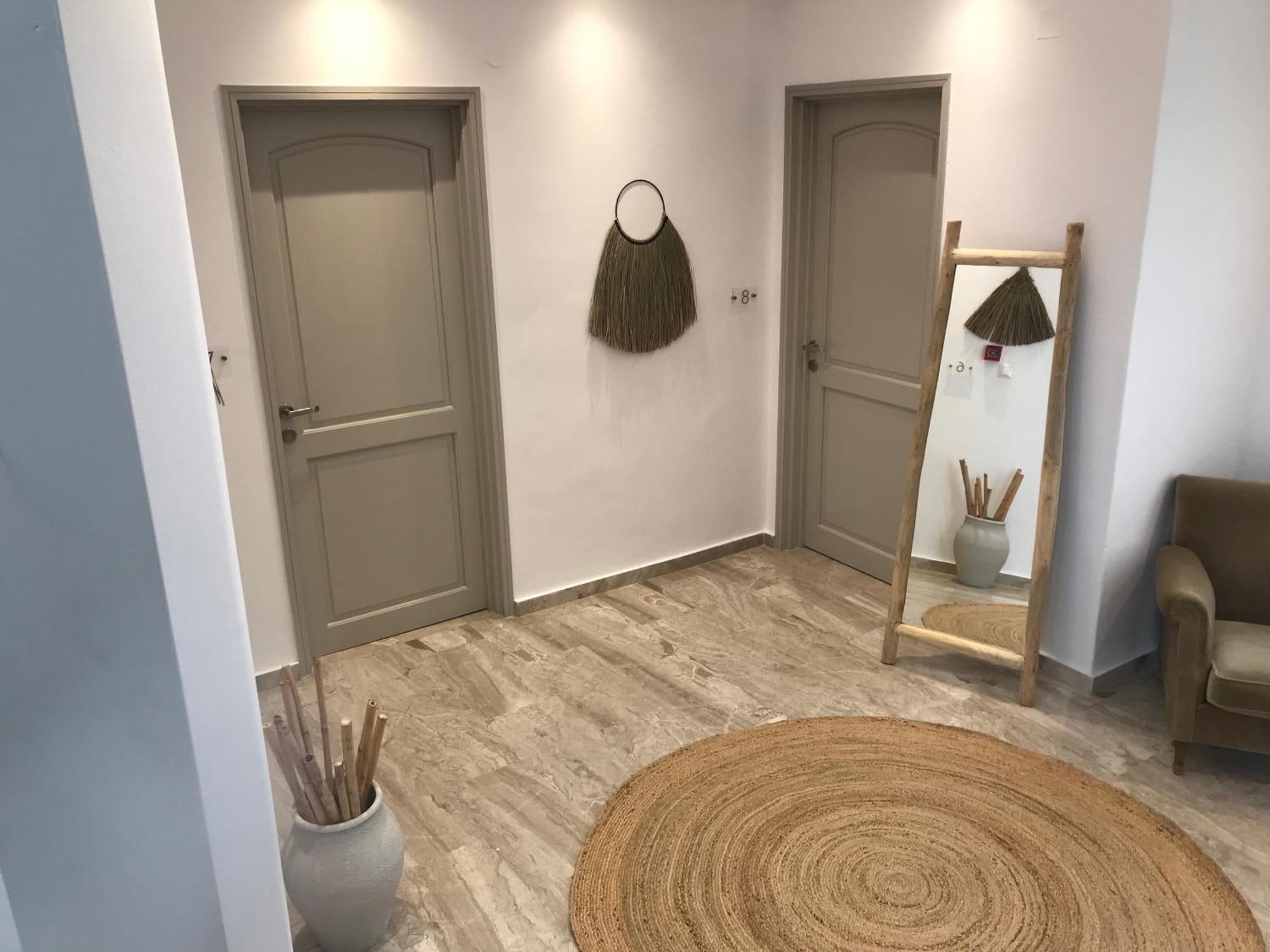 Vassiliki Rooms Parikia  Exterior photo